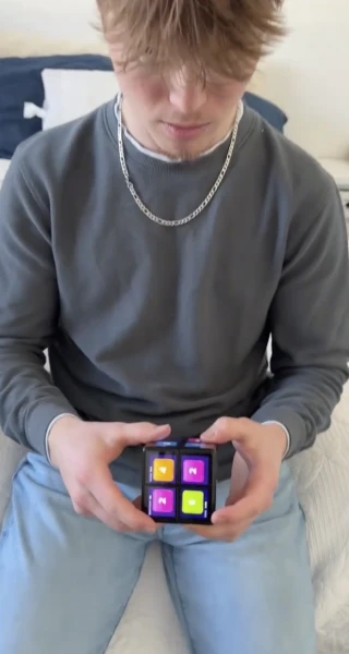 bellaxreason reviewing WOWCube